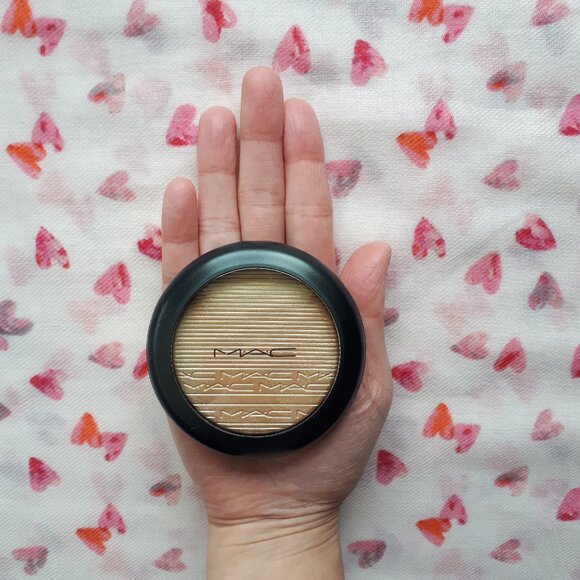 MAC Cosmetics: Extra Dimension Skinfinish - Whisper of Gilt - Picture 10 of 14